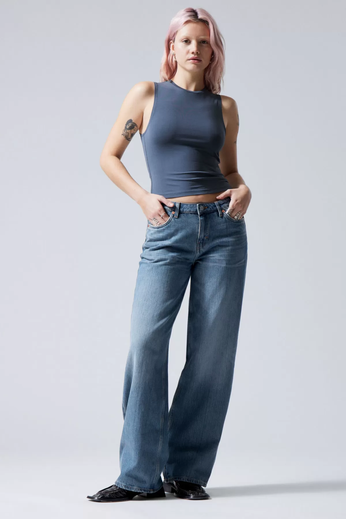 Weekday Ample Low Loose Jeans Treasure Blue Fashion