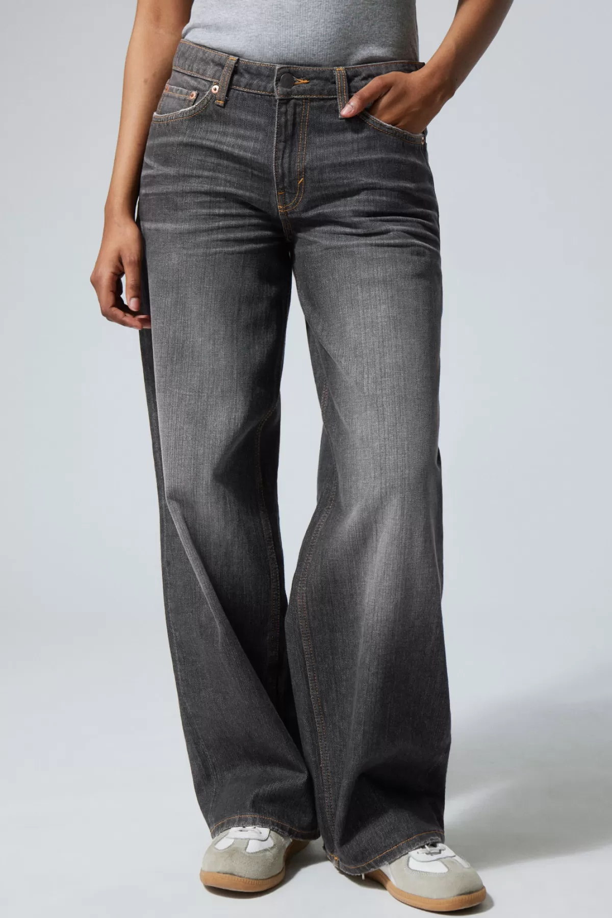 Weekday Ample Low Loose Jeans Ash Black Hot