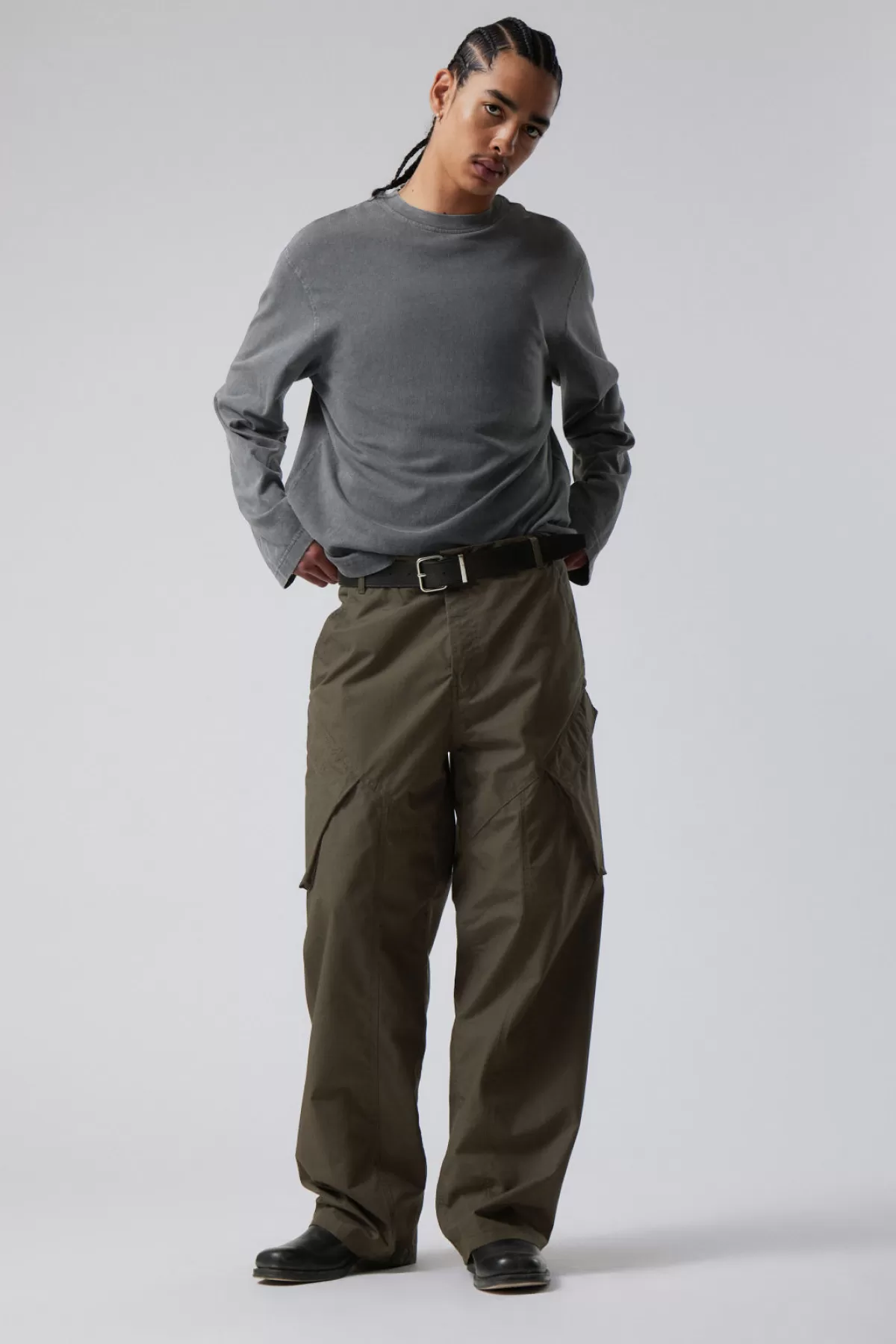 Weekday Astro Loose Asymmetric Cargo Trousers Khaki Green Fashion