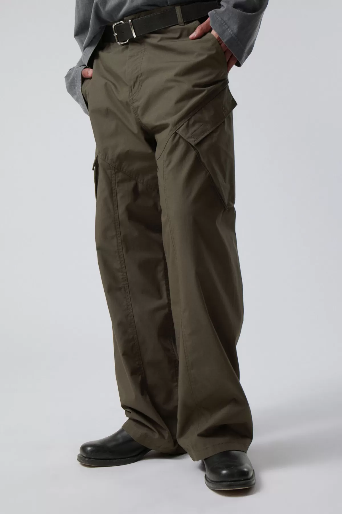 Weekday Astro Loose Asymmetric Cargo Trousers Khaki Green Fashion