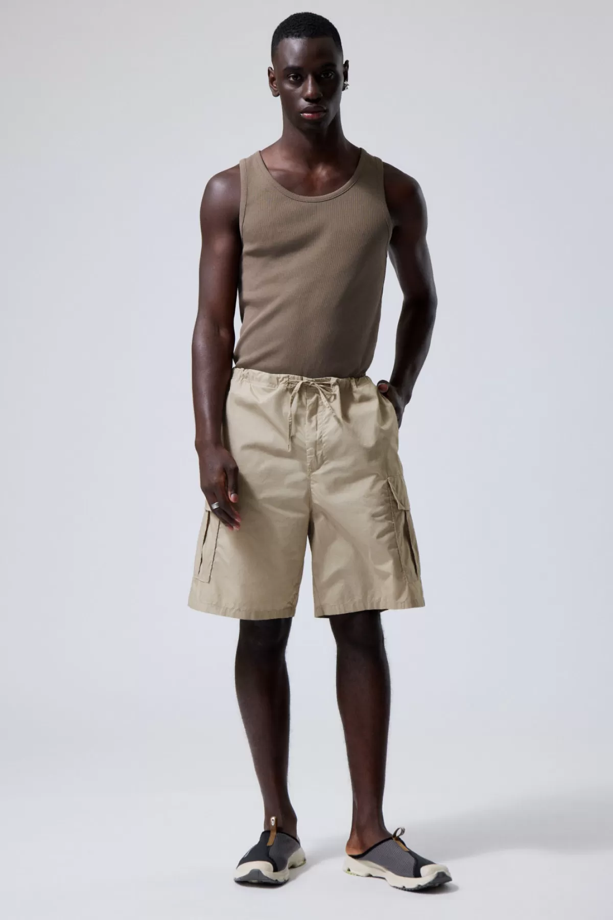 Weekday Parachute Loose Cargo Shorts Beige Outlet