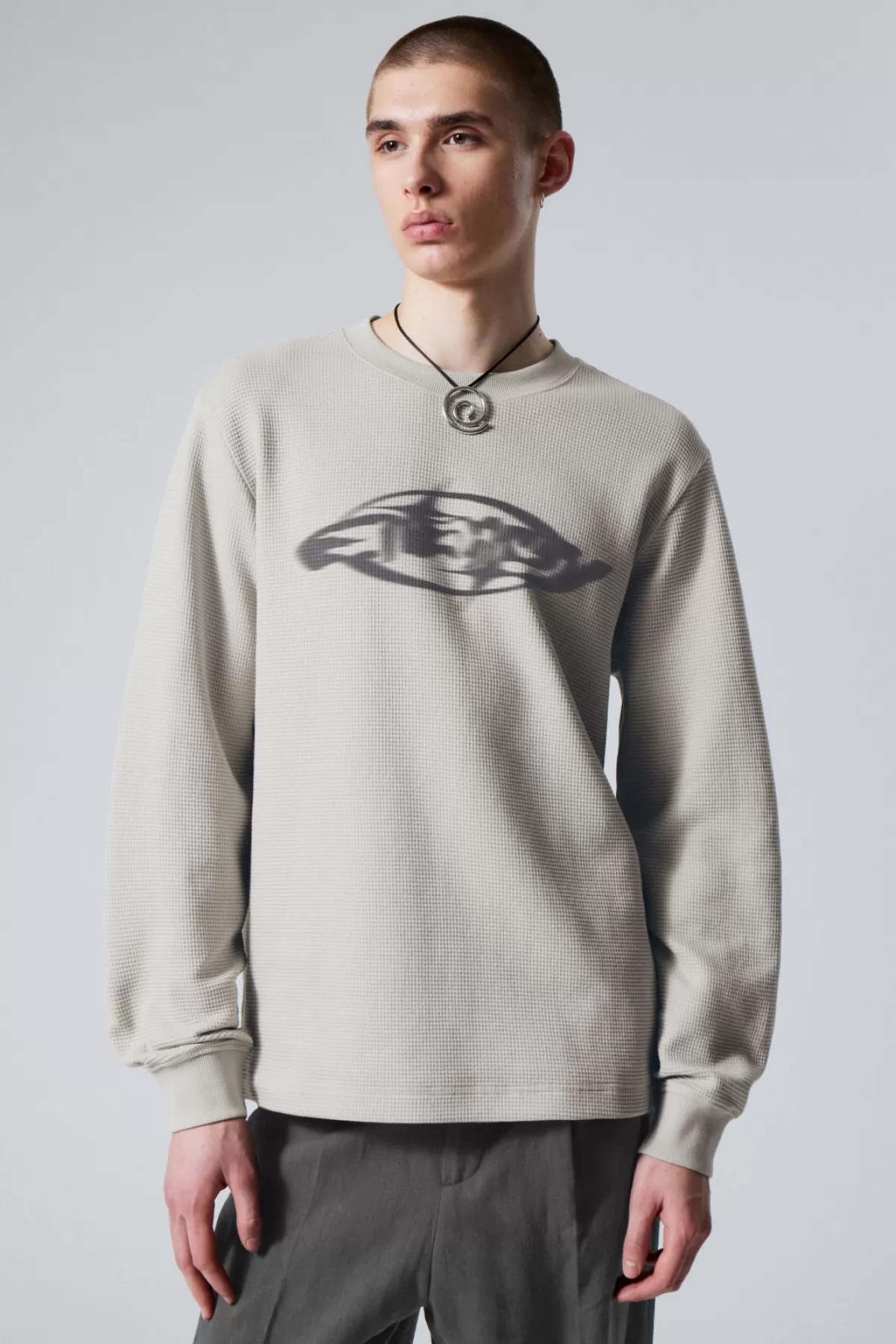 Weekday Relaxed Graphic Long Sleeve Eternity Hot