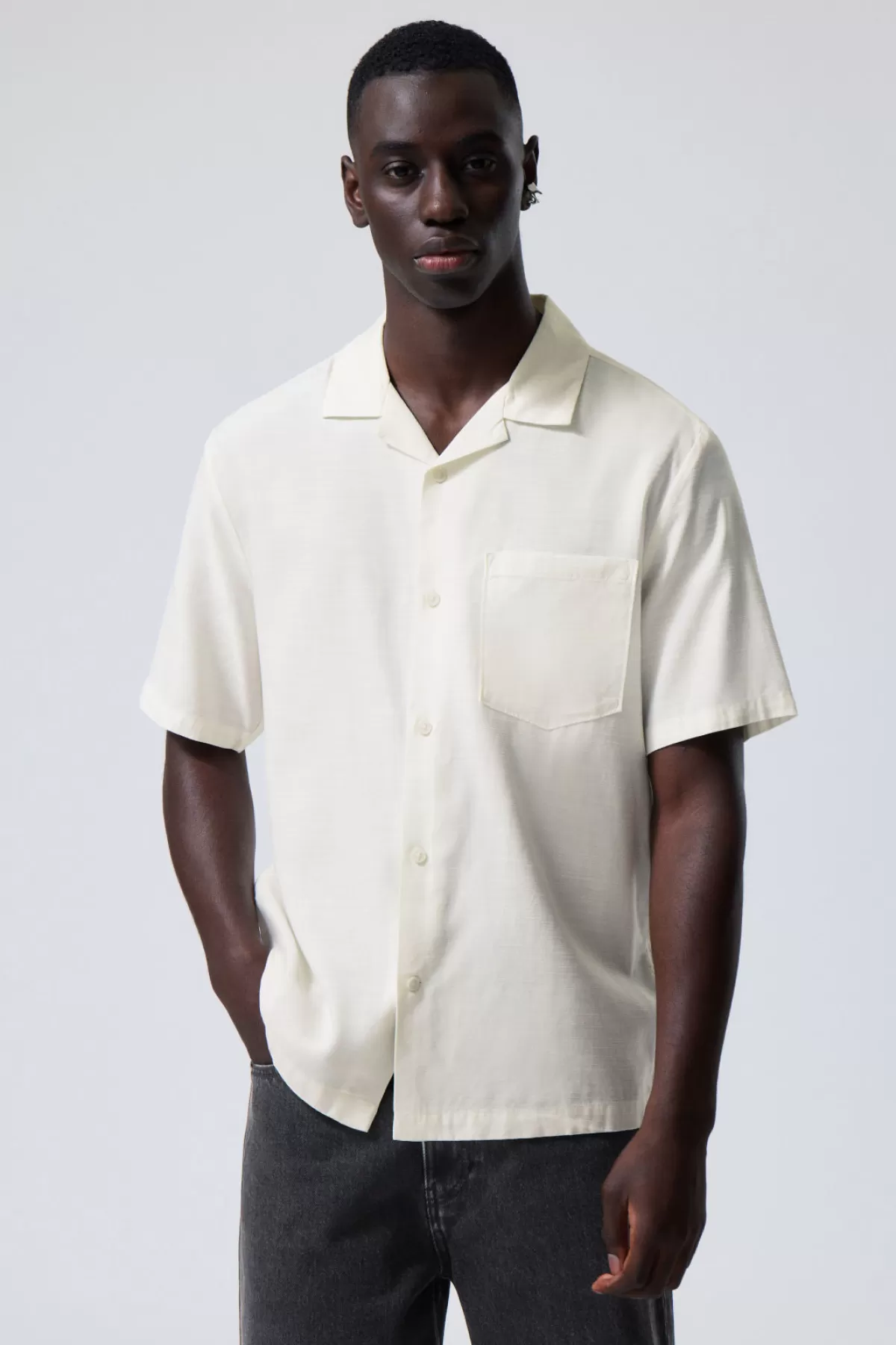 Weekday Relaxed Resort Short Sleeve Shirt Dusty White Sale